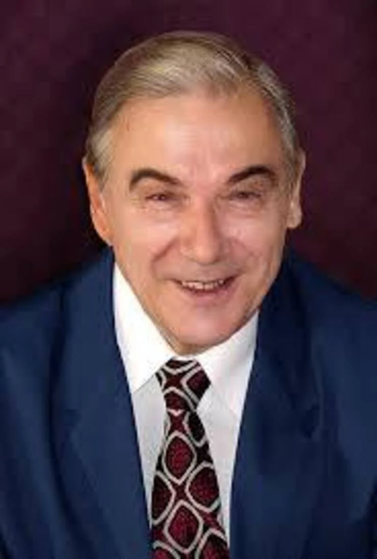 Сергей  Ефремов — режиссёр — Бюро Культуры