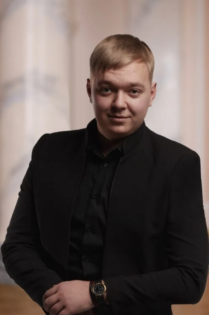 Роман Николаев — певец — Бюро Культуры