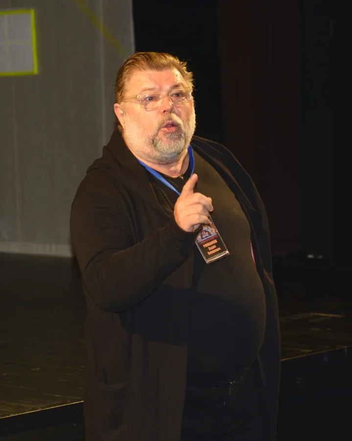 Вадим Романов