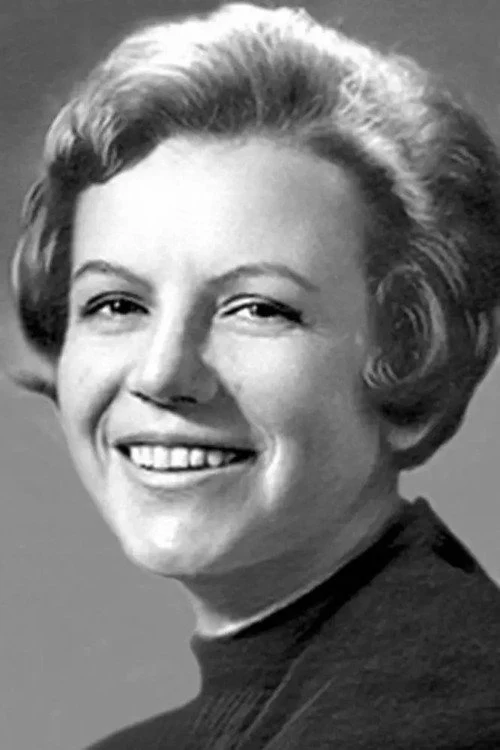 Антонина Дмитриева — актёр — Бюро Культуры
