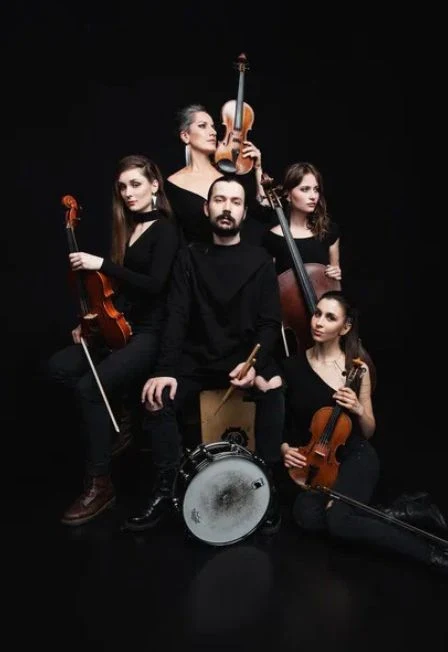 ATOMIC CELLOS: МИРОВЫЕ РОК-ХИТЫ НА ВИОЛОНЧЕЛЯХ — StandUp Cafe — афиша Санкт-Петербурга