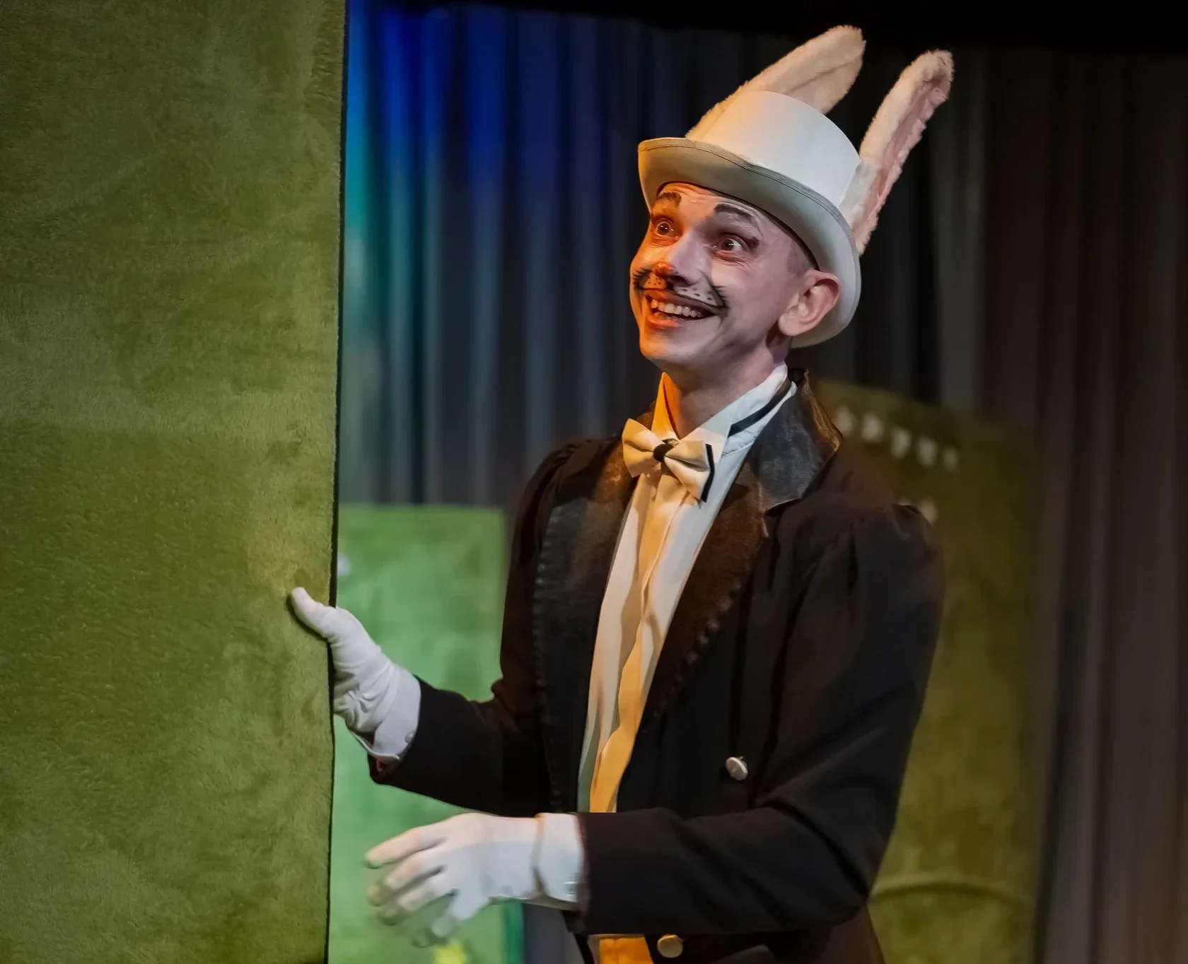 Алиса в стране чудес — Театр у Нарвских ворот — афиша Санкт-Петербурга