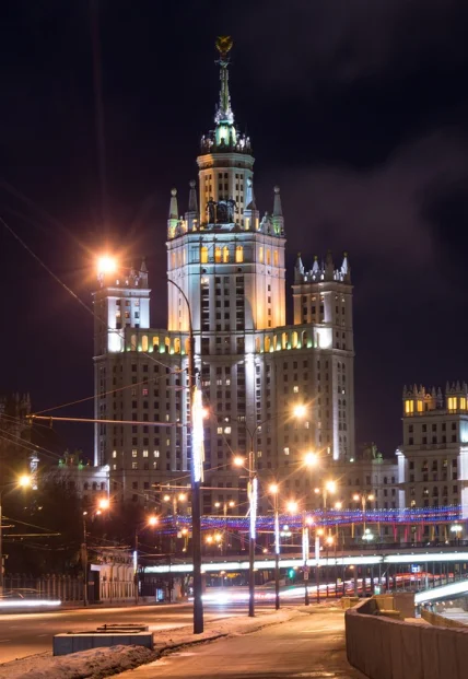 Вечерняя Москва — Место встречи: м. Площадь Революции (выход №10) — афиша Санкт-Петербурга