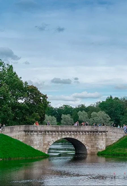 Экскурсия в Гатчину. Гатчинский дворец и Приоратский дворец — Экскурсии отправление от ул. Думская, д.2. Киоск «Турсервис» — афиша Санкт-Петербург