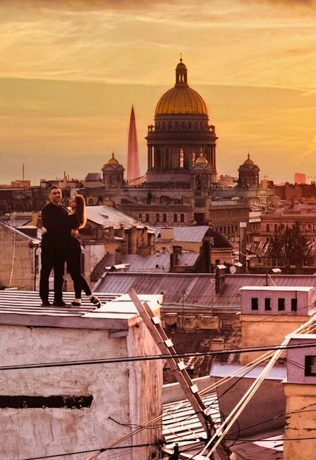Фотосессия на питерских улочках и романтика крыш — Место встречи: На Красном мосту, р. Мойка, 73 — афиша Санкт-Петербурга