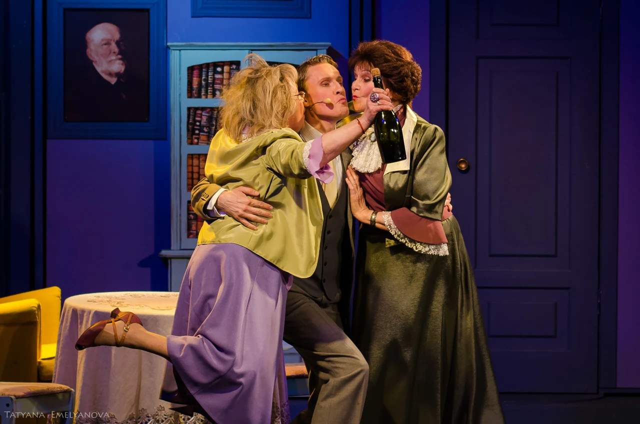 Arsenic and Old Lace — photo 4