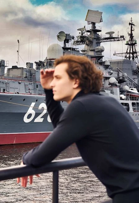 Город-крепость Кронштадт: Морской собор и Форты в мини-группе — Площадь Островского. У памятника Екатерине II — афиша Санкт-Петербурга