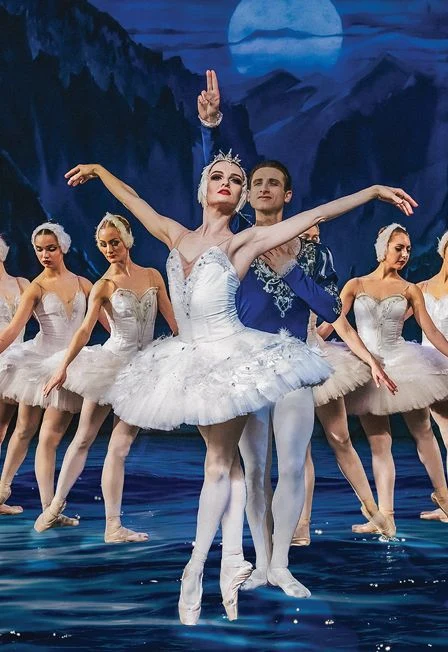 Классический Русский балет (под рук. Х. Усманова) «Лебединое озеро» г. Москва — Сургутская Филармония — афиша Санкт-Петербурга