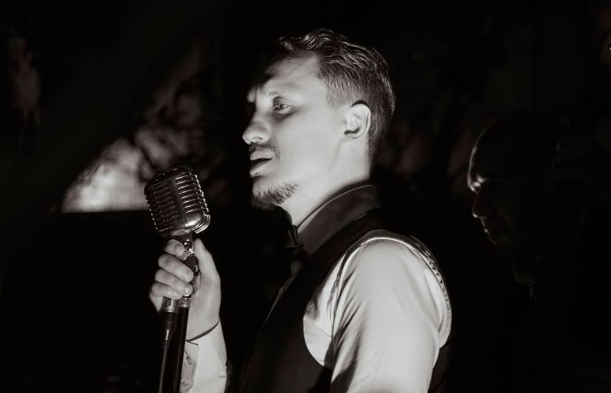 МАГИЯ СВЕЧЕЙ. «FRANK SINATRA. Джаз в Оранжерее» — Оранжерея Таврического сада — афиша Санкт-Петербург