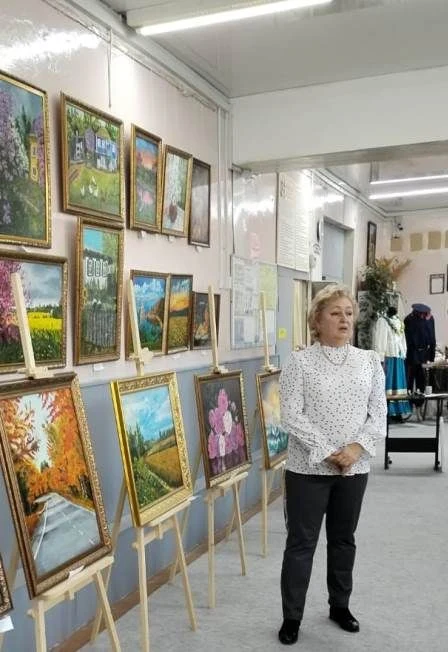 Музыка души художника: Выставка картин — Центральная городская библиотека, Гуково — афиша Санкт-Петербурга