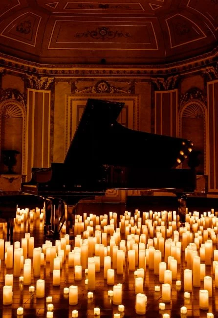 Nova Orchestra. Людовико Эйнауди, Ханс Циммер и другие. Концерт при 1000 свечах — Пермская краевая филармония — афиша Санкт-Петербурга