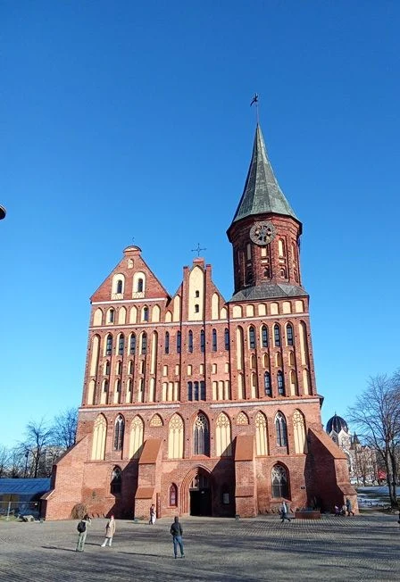 Обзорная транспортно-пешеходная экскурсия по Калининграду — Остров Канта (главный вход в Кафедральный собор) — афиша Санкт-Петербурга