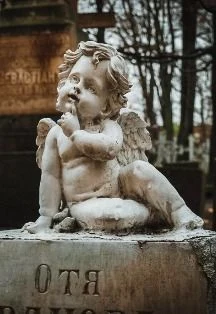 Пешеходная экскурсия "Тайны и мистика Никольского кладбища" — Место встречи: площадь Александра Невского — афиша Санкт-Петербурга