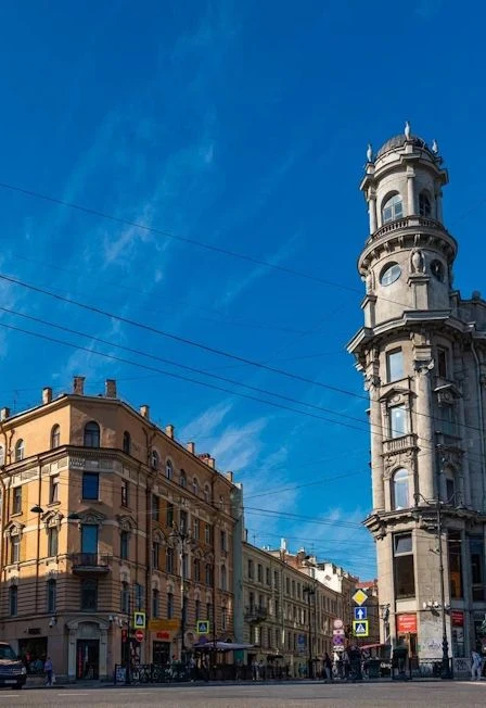 По дворам и парадным Владимирской — ул. Ломоносова, д.12, у заведения Double Bubble Tea — афиша