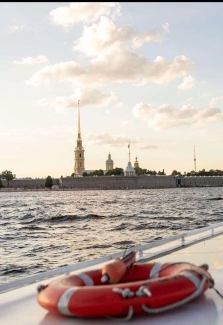 Реки и каналы и Полуденный выстрел с борта теплохода — Причал на набережной реки Фонтанки, 71 — афиша Санкт-Петербурга