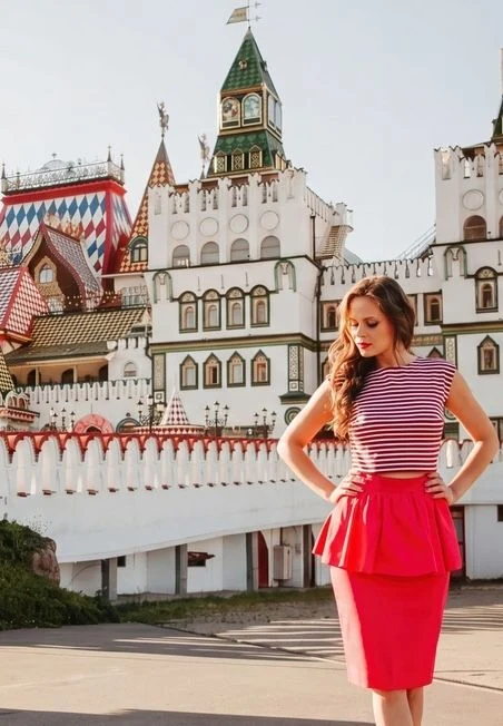 Секретная Москва с фотографом: дворы Китай-города и легендарная Хитровка — Место встречи: м. Китай-город (выход №10). У памятника Кириллу и Мефодию — афиша Санкт-Петербурга