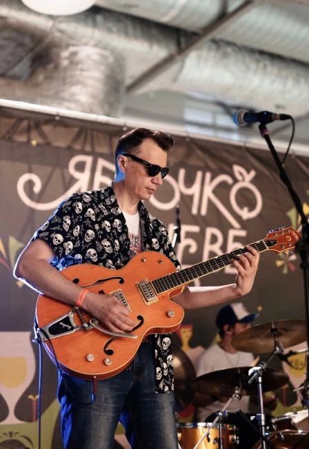 Яблочко на Неве — Севкабель Порт — афиша Санкт-Петербурга