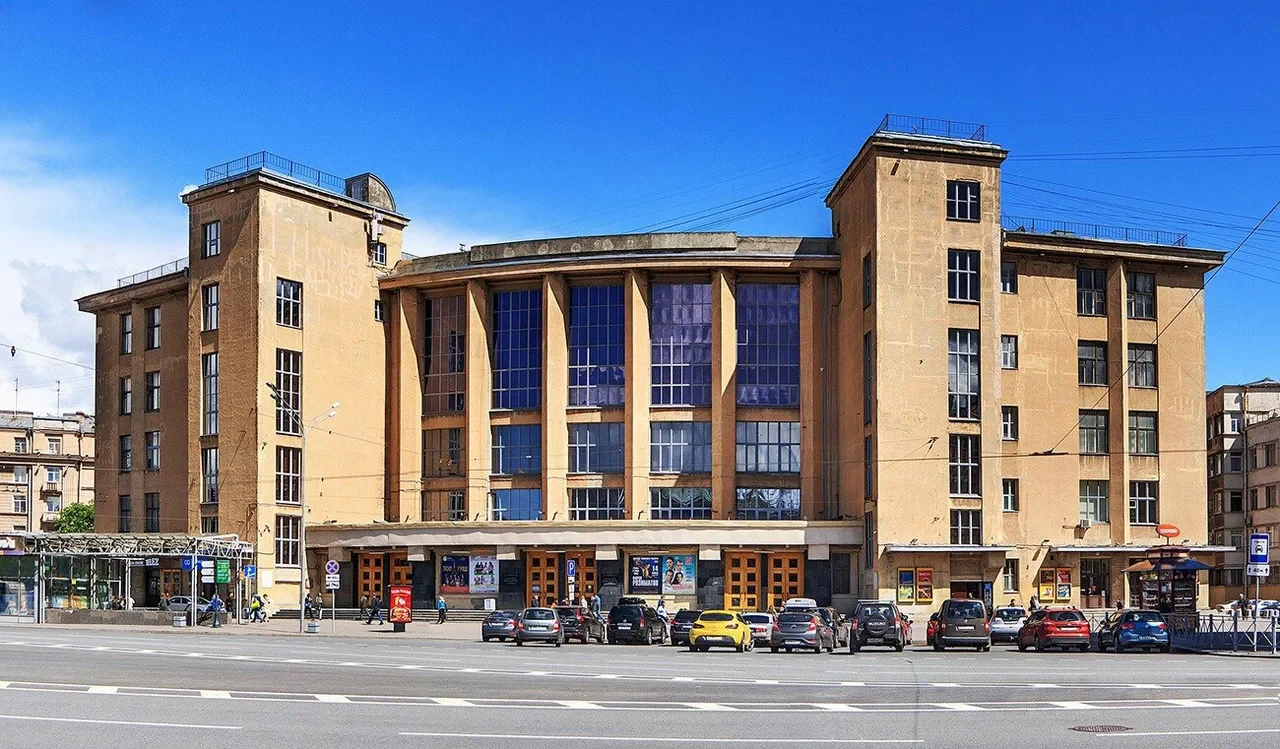 Дворец искусств Ленинградской области — театр в Санкт-Петербурге, метро Нарвская