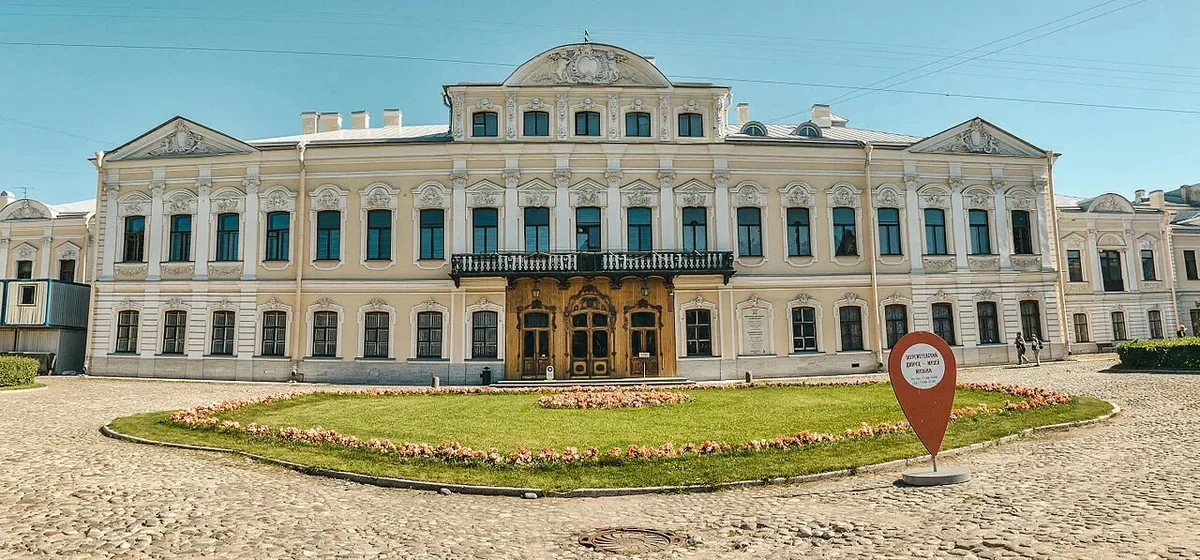 Фонтанный дом (Шереметьевский дворец) — дворец в Санкт-Петербурге, метро Гостиный двор
