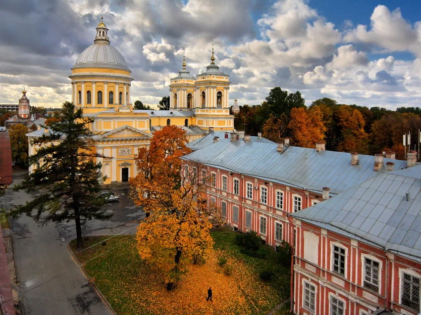 ДПЦ Святодуховский — дом культуры в Санкт-Петербурге, метро Площадь Александра Невского
