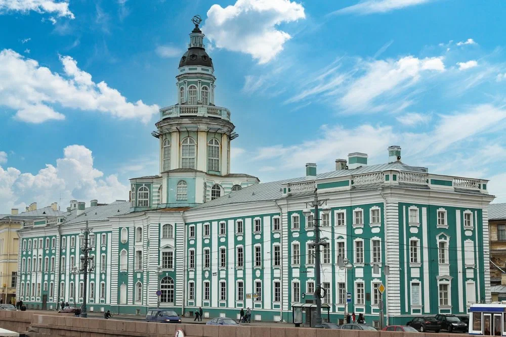 Музей антропологии и этнографии имени Петра Великого Российской академии наук — музей в Санкт-Петербурге, метро Адмиралтейская