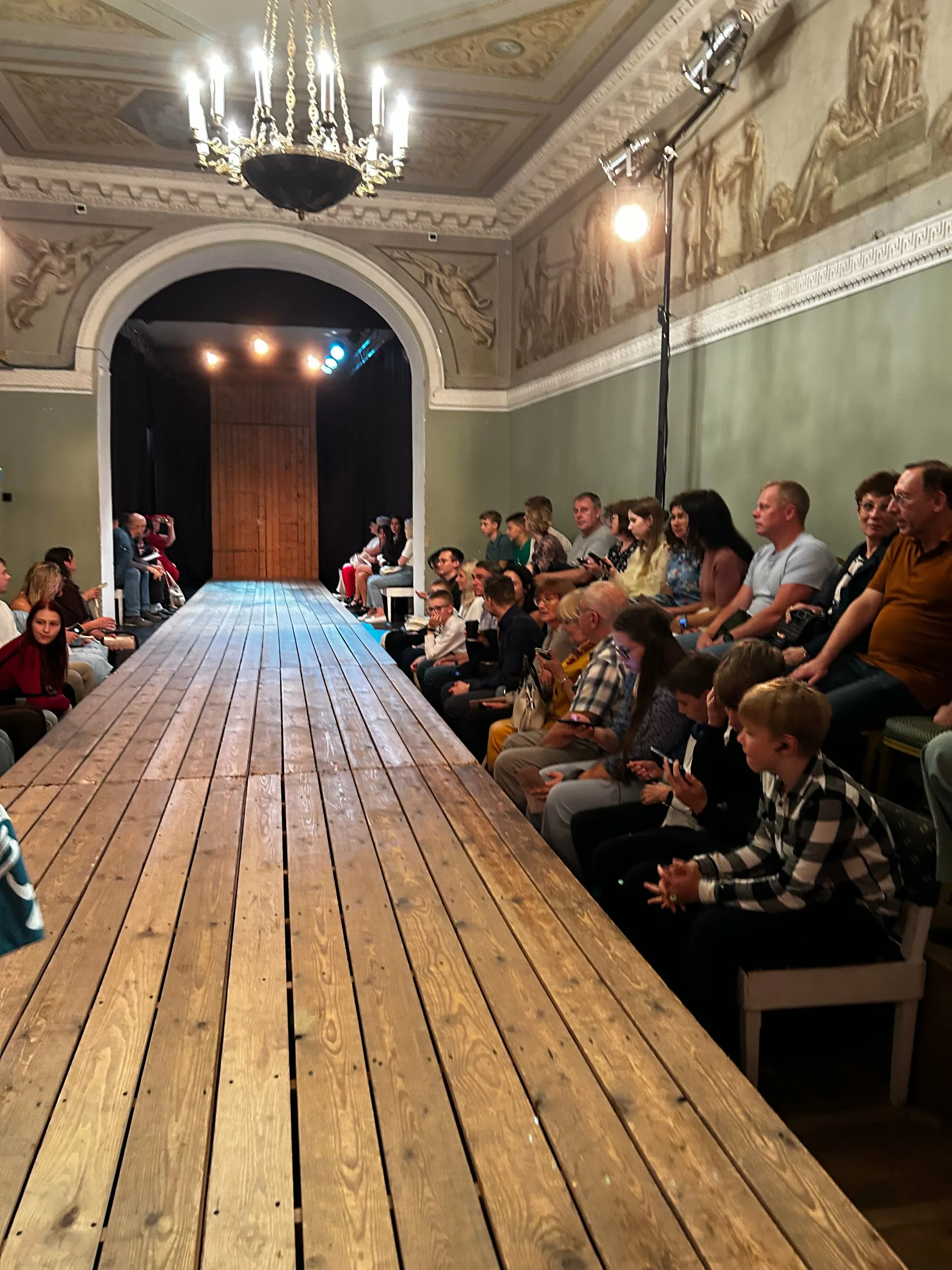 Театр "Пушкинская школа Владимира Рецептера" — театр в Санкт-Петербурге, метро Гостиный двор
