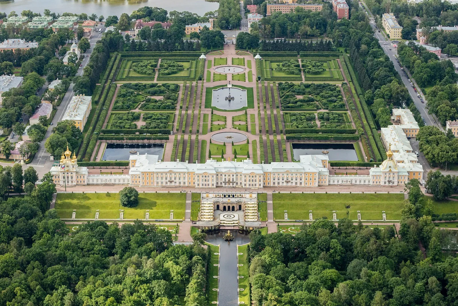 ГМЗ Петергоф — достопримечательность в Санкт-Петербурге, метро Новый Петергоф