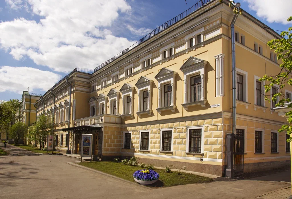 Пушкинский Дом Культуры — дом культуры в Санкт-Петербурге, метро Купчино